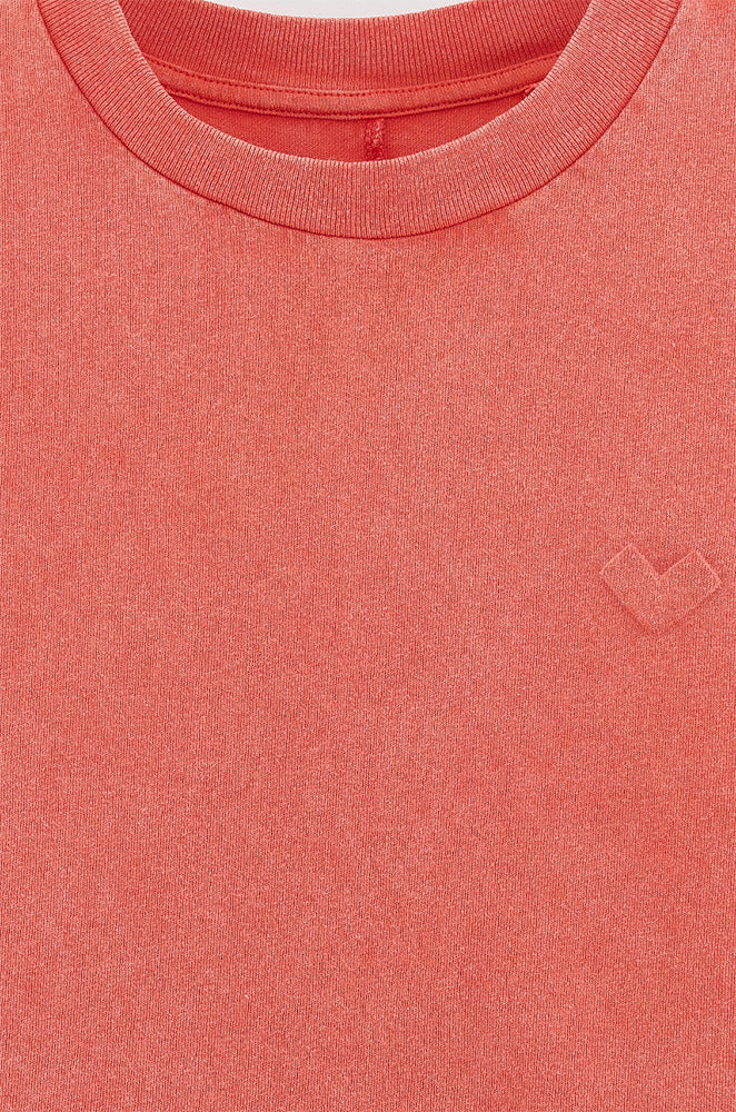 t-shirt basic con cuoricino 3D